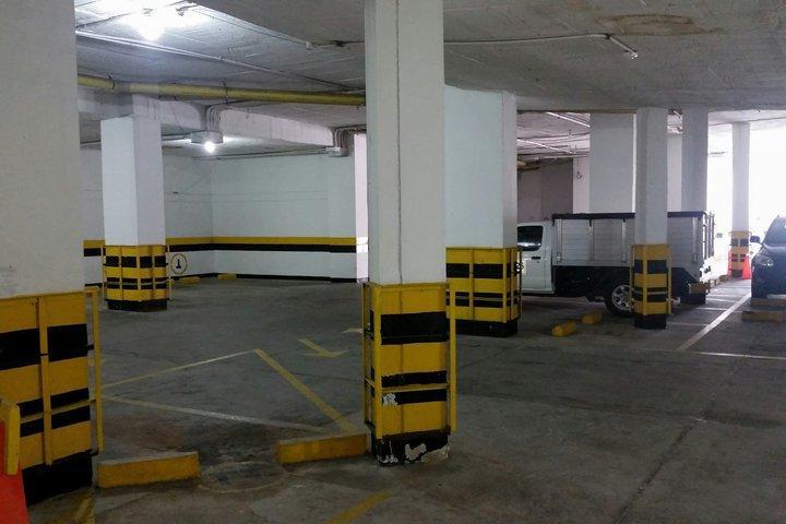 Casa Morales Hotel Internacional Y Centro De Convenciones Ибаге Экстерьер фото The car park at the station