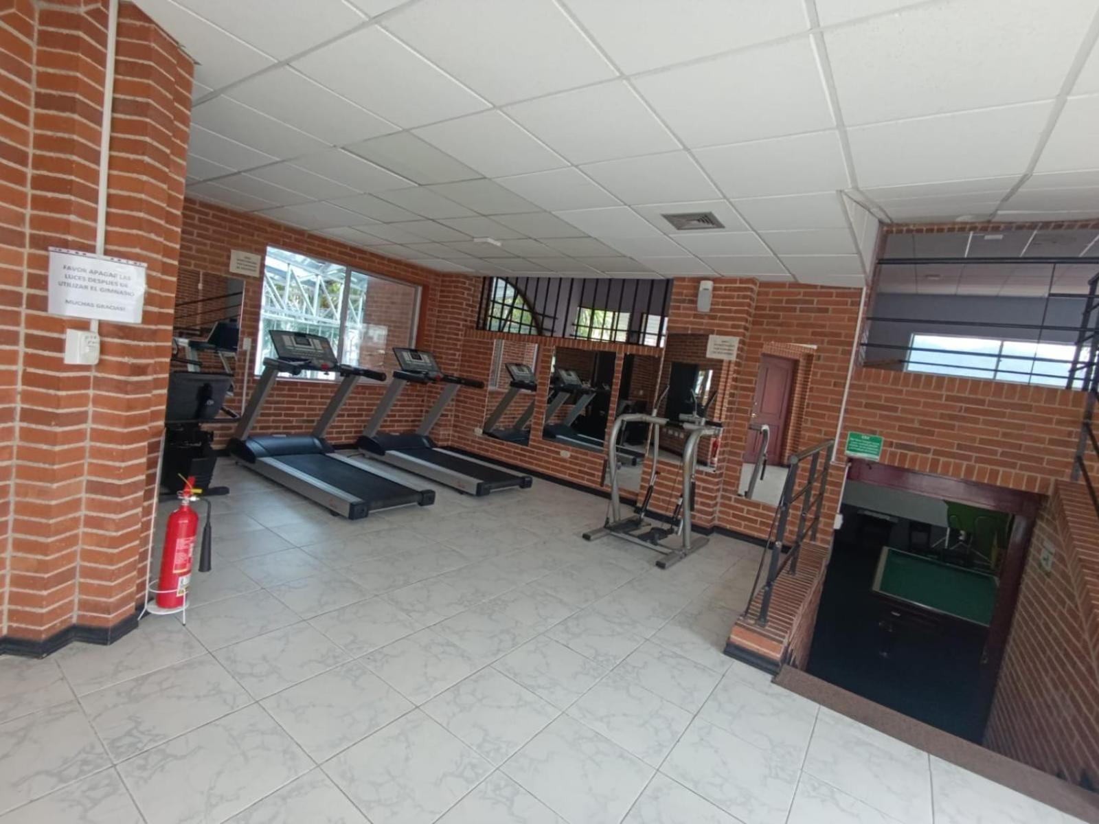 Casa Morales Hotel Internacional Y Centro De Convenciones Ибаге Экстерьер фото The gym at the University of the South Pacific